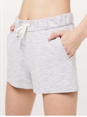 Lululemon On The Fly Short Size 10